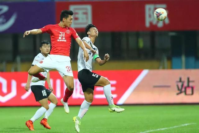 包含强队大比分获胜，毫无悬念进军八强的词条